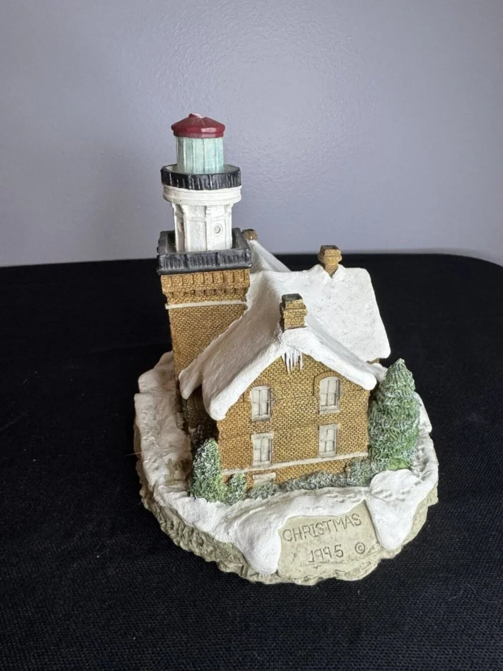 N/A lighthouse figurine